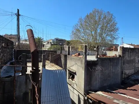 CASA VENTA A REFACCIONAR LLAVALLOL