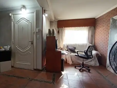 Depto Tipo Casa 4 ambientes con 2 baños