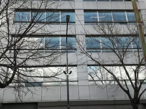 EXCEPCIONAL EDIFICIO - FABRICA MODELO / 5 PISOS -18 mts. Frente- 2600 m2. Totalmente HABILITADO  