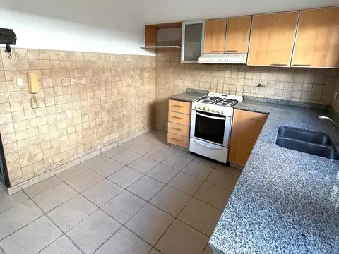 Casa 5 ambientes con 1 baño