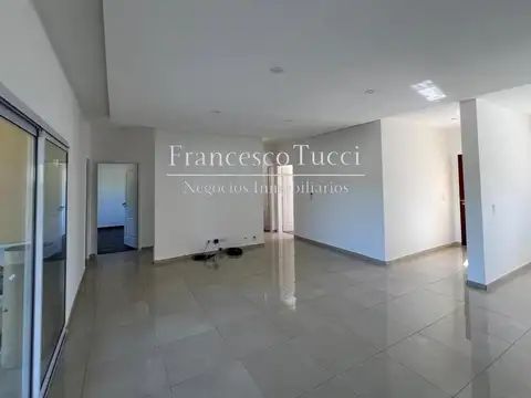 Casa en Venta en El Nacional Club De Campo, USD 160.000