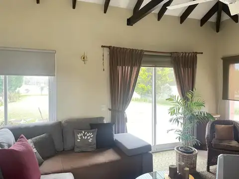 Casa 4 ambientes con 3 baños