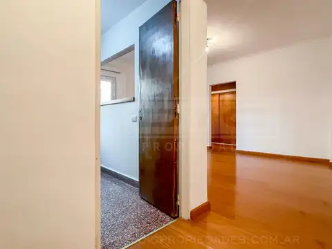 Av. de los constituyentes al 3800 entre Gandara y Giribone