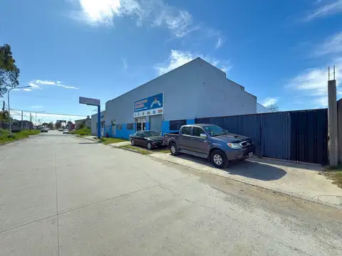 VENTA GALPONES CON CASA TANDIL