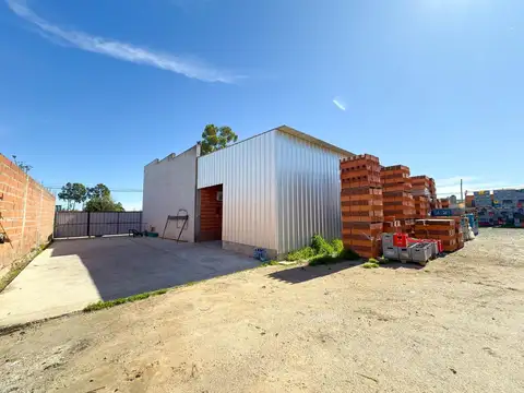 VENTA GALPONES CON CASA TANDIL