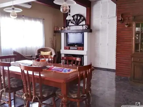 Castroman   2200 - Castelar