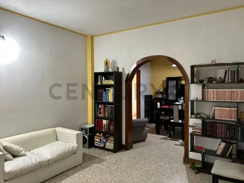 San Juan 600, Piso 0