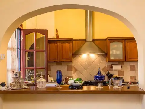 Grand Bourg. Miguel Di Pascuo 3000