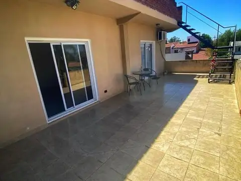 CASA 4 DORMITORIOS VENTA GRAND BOURG