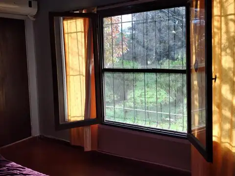 Casa 9 ambientes con 3 baños