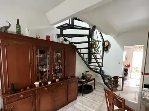 Depto Tipo Casa en Venta en Olivos, USD 170.000