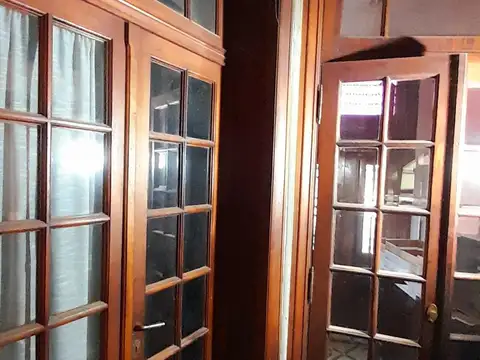 Casa 6 ambientes con 2 baños