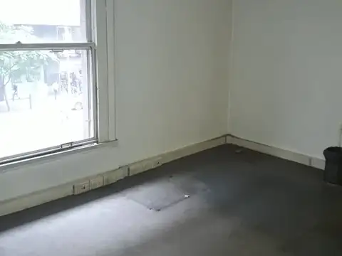 Oficina 5 ambientes con 3 baños