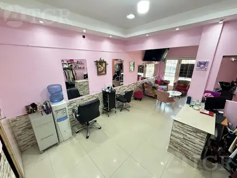 Venta Casa 5 ambientes con patio, terraza, balcon y comercio en Lanus.