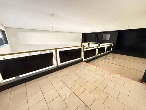 Hipólito Yrigoyen 1700, Piso 0