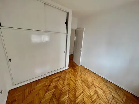 2 AMB - recién pintado . piso plastificado