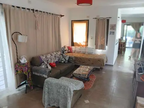 Casa 5 ambientes con 2 baños