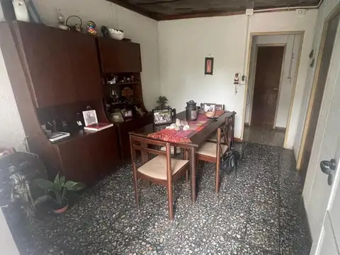 Casa 4 ambientes con 1 baño