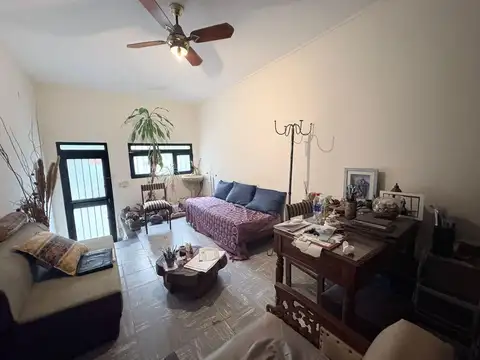 Oficina en Alquiler en Republica De La Sexta, $ 250.000