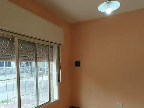 Depto Tipo Casa 4 ambientes con 1 baño