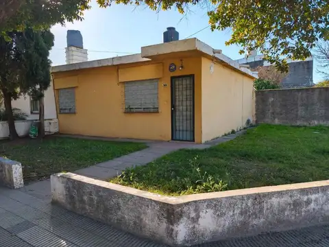 VENTA CASA DOS DORMITORIOS B PANAMERICANO