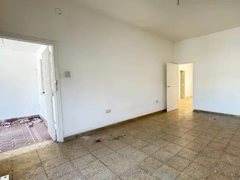 CASA EN VENTA 2 DORM. APTA CREDITOS CON COCHERA