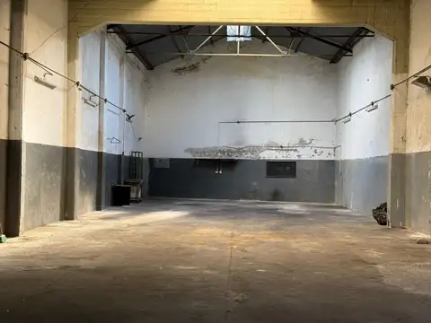 Galpon en Alquiler 8,50  mts Frente