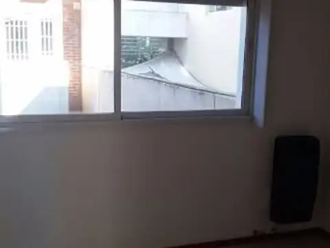 EXCELENTE DOS AMBIENTES  EN PLENO CENTRO DE SAN ISIDRO