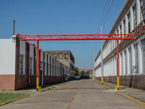 Galpon en Alquiler en Bernal, USD 6