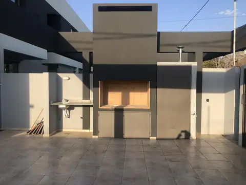 Casa en Alquiler en Manuel B Gonnet, $ 950.000