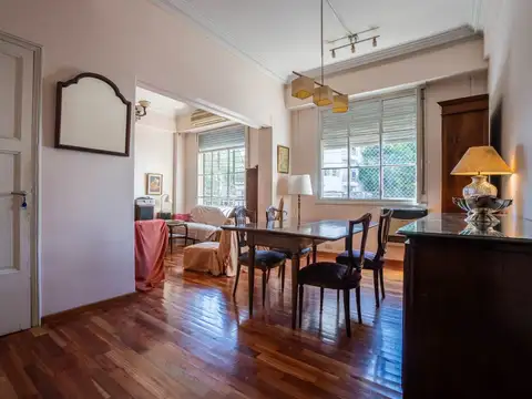 Departamento de 5 ambientes más dependencia en venta en Caballito