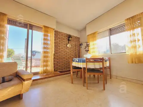 Casa en Venta en Villa Ballester - Multifamiliar con Dos locales