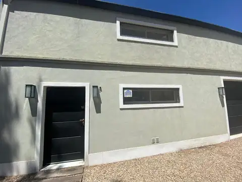 Galpon calle Glicina Parque Jularo