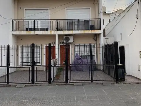 Venta de departamento tipo casa ph 3 ambientes en Wilde (26022A)