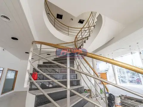 Local en Alquiler en Lomas Del Mirador, USD 18.000