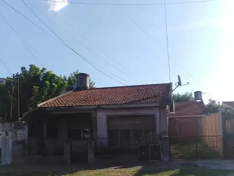 PH en venta - 2 Dormitorios 1 Baño - 122mts2 - Isidro Casanova