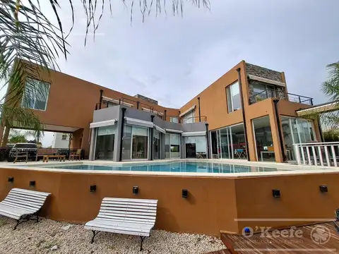 Casa 6 ambientes con 3 baños