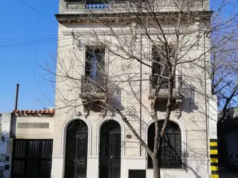 Alem 2051 planta baja. 1o2 dormitorios con jardin.