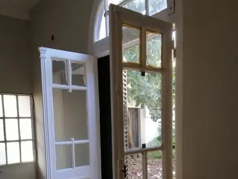 Alem 2051 planta baja. 1o2 dormitorios con jardin.