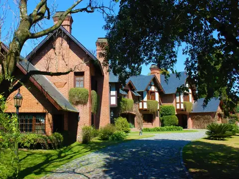 Highland Park C. C. 100