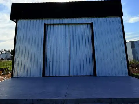 Galpon en Venta 30  mts Fondo
