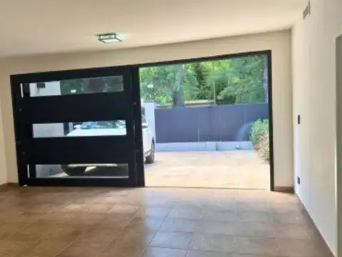 Casa en Venta en Barrio Parque Leloir, USD 950.000