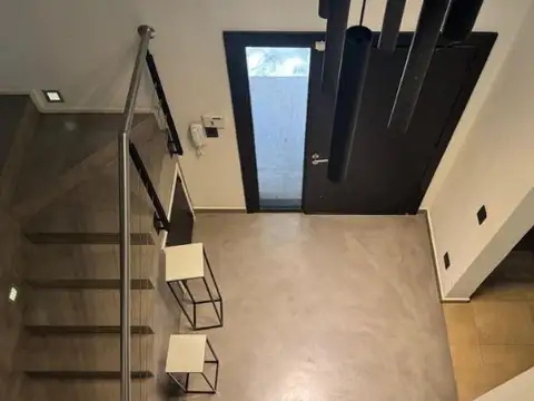 Casa 4 ambientes con 5 baños