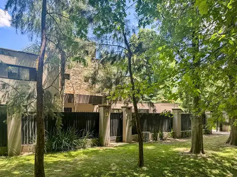 Casa 4 ambientes con 5 baños