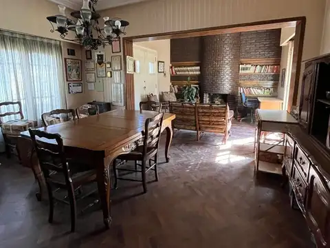 Casa 4 ambientes gran parque .