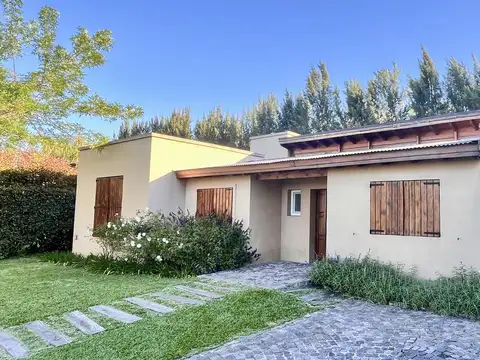 BLvd de todos los Santos  al 5700