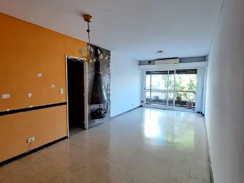 ALQUILA DEPTO 4 AMB CON BALCON AL FRENTE EN VILLA GRAL MITRE