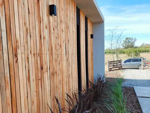 Venta casa 3 dormitorios en Las Acacias Exaltación