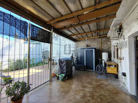 Casa 5 ambientes con 1 baño