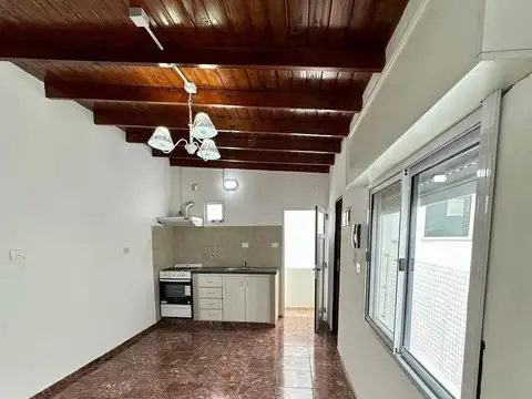 Depto Tipo Casa en Alquiler de 2 ambientes